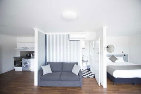 Siesta Central Apartments - Perths Hotel 0