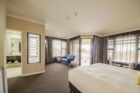 Cowra Services Club Motel - Perths Hotel 6