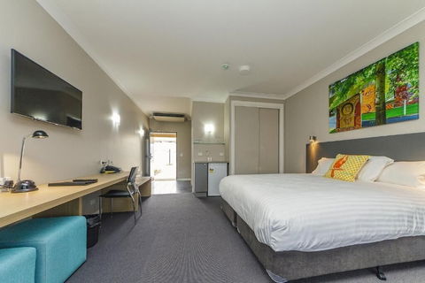 Cowra Services Club Motel - Perths Hotel 4