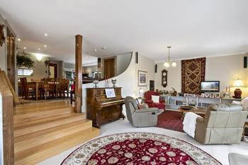 Angobys Of Kyneton - Perths Hotel 6