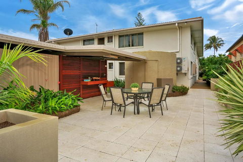 Nautilus Beachside Apartments - Perths Hotel 2