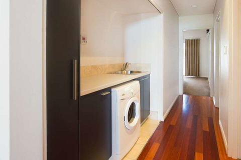 Central Avenue Apartments - Perths Hotel 5