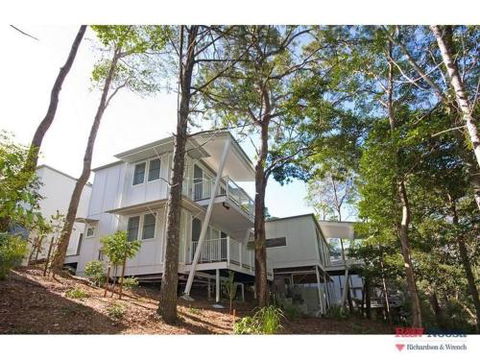 14 Little Cove Road - Perths Hotel 1