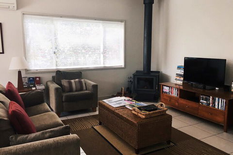 Abalina Cottages, Rotary Drive - Perths Hotel 3