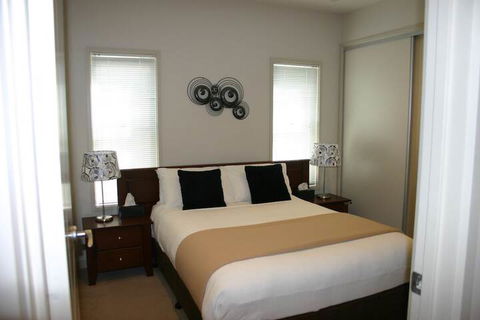 Abalina Cottages, Rotary Drive - Perths Hotel 7