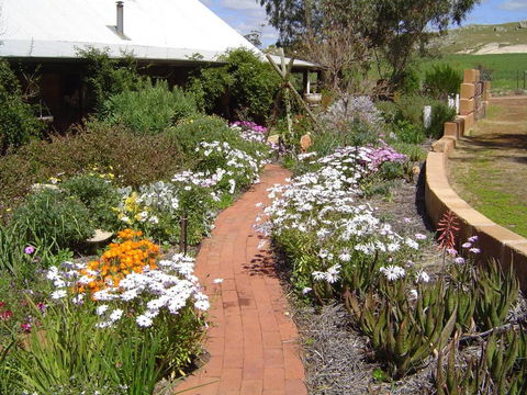 Hillside Country Retreat - Perths Hotel 1