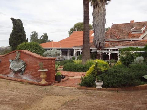 Hillside Country Retreat - Perths Hotel 3