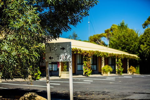 Country Roads Motor Inn Naracoorte - Perths Hotel 0