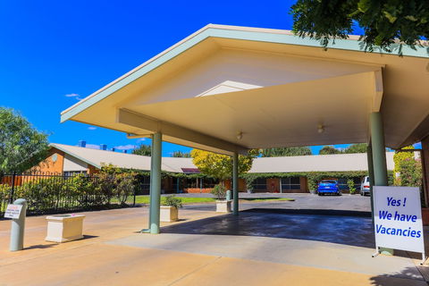 Country Roads Motor Inn Naracoorte - Perths Hotel 1