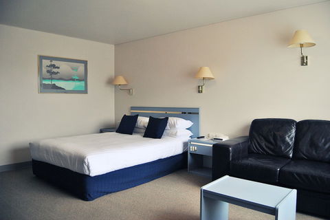 Sunrise Devonport - Perths Hotel 5