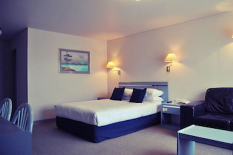 Sunrise Devonport - Perths Hotel 0