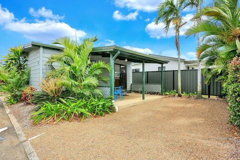 BIG4 Cane Village Holiday Park - Perths Hotel 6