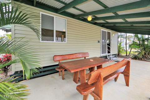 BIG4 Cane Village Holiday Park - Perths Hotel 3