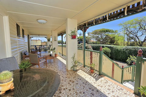 Dunelm House Bed And Breakfast - Perths Hotel 1