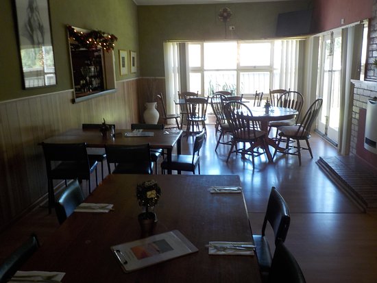 Winnambool ACT Perths Hotel