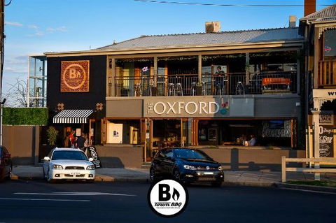 B Town BBQ - Perths Hotel 0