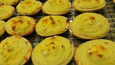 Sutton's Bakery - Perths Hotel 0