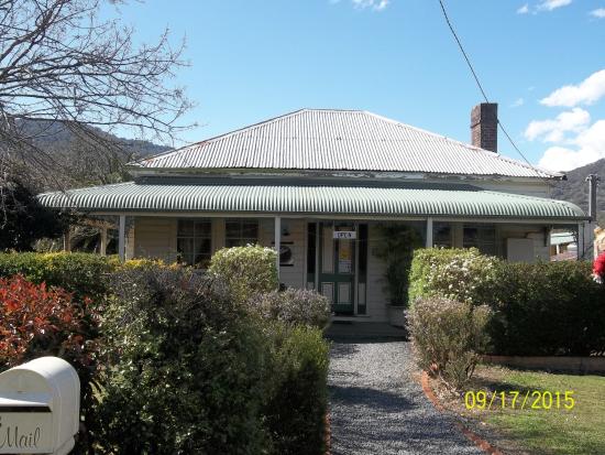 Ardglen NSW Perths Hotel
