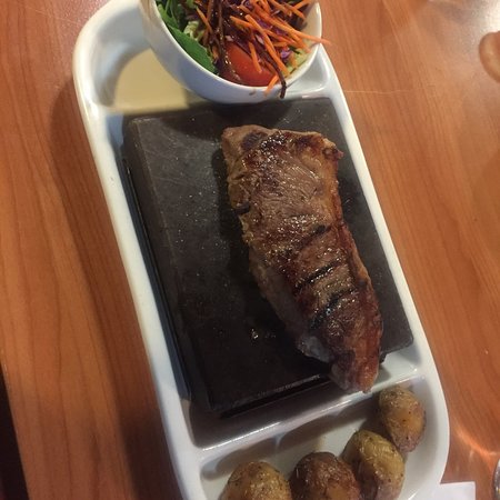 Queanbeyan West NSW Perths Hotel