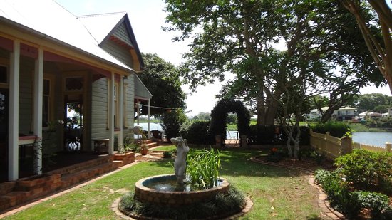 Gladstone NSW Perths Hotel