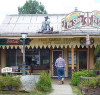 Bemboka Pie Shop - Perths Hotel