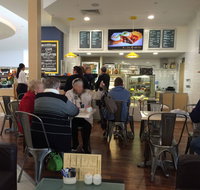 Debonair's Cafe - Perths Hotel
