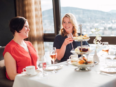 The Point Revolving Restaurant - Perths Hotel 2