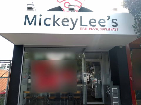 Mickey Lee's - Perths Hotel 0