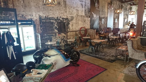 Smoked Garage - Perths Hotel 0