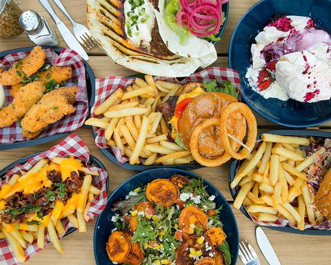 Backyard Burger Kitchen - Perths Hotel 0