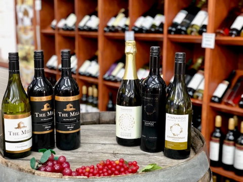 Cowra Visitor Information Centre Wine Selection - Perths Hotel 1
