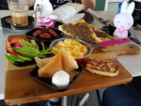 Dilly's Cafe - Perths Hotel 0