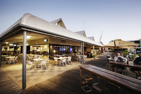 Kawana Waters Hotel - Perths Hotel 0