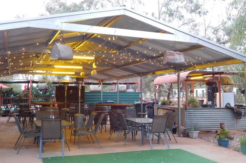Stuarts Well Roadhouse- Restaurant & Bar - Perths Hotel 1