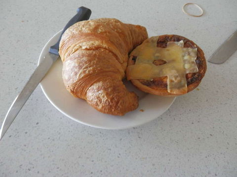 Laguna Bakery - Perths Hotel 0