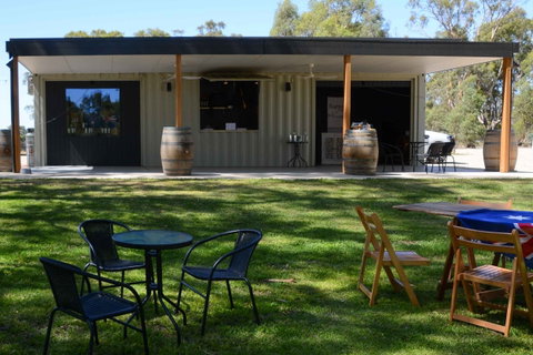 Barham Vines - Perths Hotel 0
