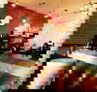Old boy Cafe - Perths Hotel