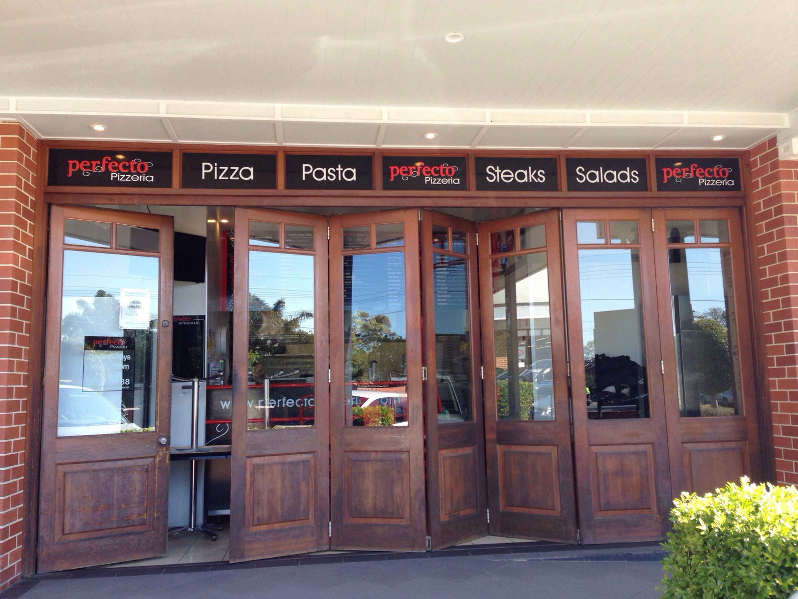 Lilli Pilli NSW Perths Hotel