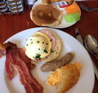 Clarendon Street Grill - Crowne Plaza Hotel