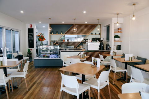 MYLK + KO - Perths Hotel 0