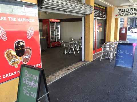Valley Cafe & Takeaway - Perths Hotel 0