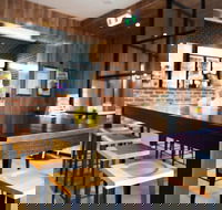 Albion Charles - Perths Hotel