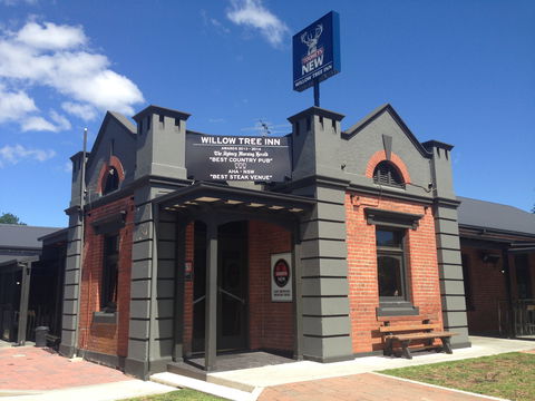 Graze Restaurant At The Willow Tree Inn - Perths Hotel 1