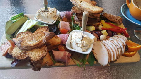 Holy Smoke Gourmet Food Shop - Perths Hotel 0