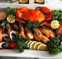 Reef Seafood and Sushi - Perths Hotel