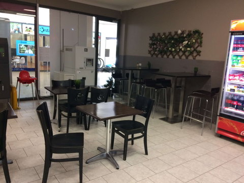 Icon Takeaway & Cafe - Perths Hotel 0