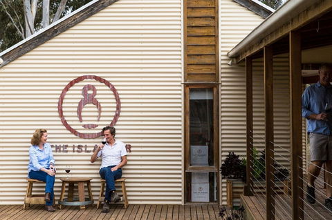 Islander Estate Vineyards - Perths Hotel 0