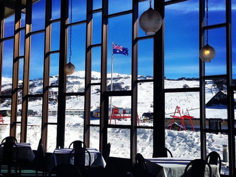 The Overflow Bar - Perths Hotel 1