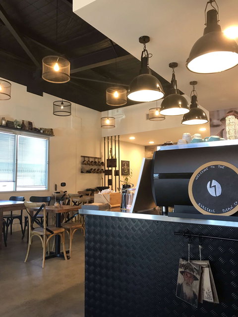 Electric Bean - Perths Hotel 0