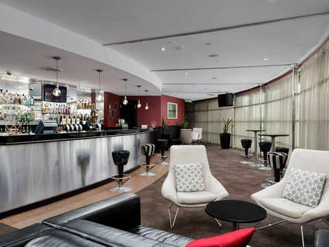 Champs Bar And Dining - Perths Hotel 0